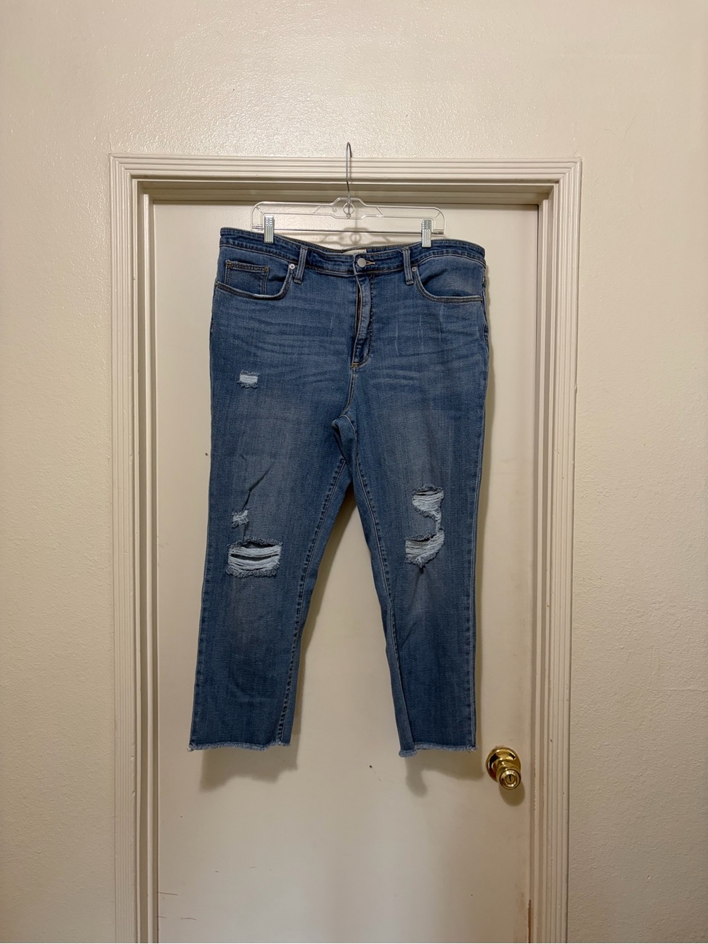 UNIVERSAL THREAD DISTRESSED HIGH RISE SLIM STRAIGHT JEANS SIZE 18/34